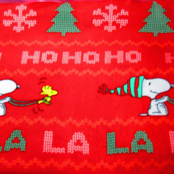 Peanuts Snoopy & Woodstock Christmas 86" x 58" Fleece Blanket - Picture 3 of 3